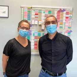 Julie Dumortier et Kamel Tahraoui, chargés de régulation