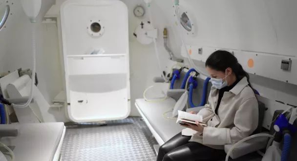 L’oxygénation hyperbare, un traitement pour accélérer le renouvellement cellulaire.